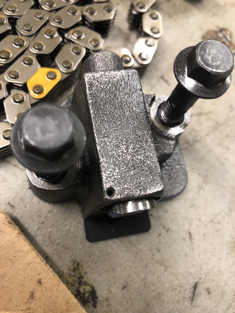 Syrettkyle95's tweet photo. @ChevyCustCare  considering these are alllllllll brand new parts from your lovely shitty ass company that shouldn’t have been bailed out. https://t.co/ESX0fhDZ2q