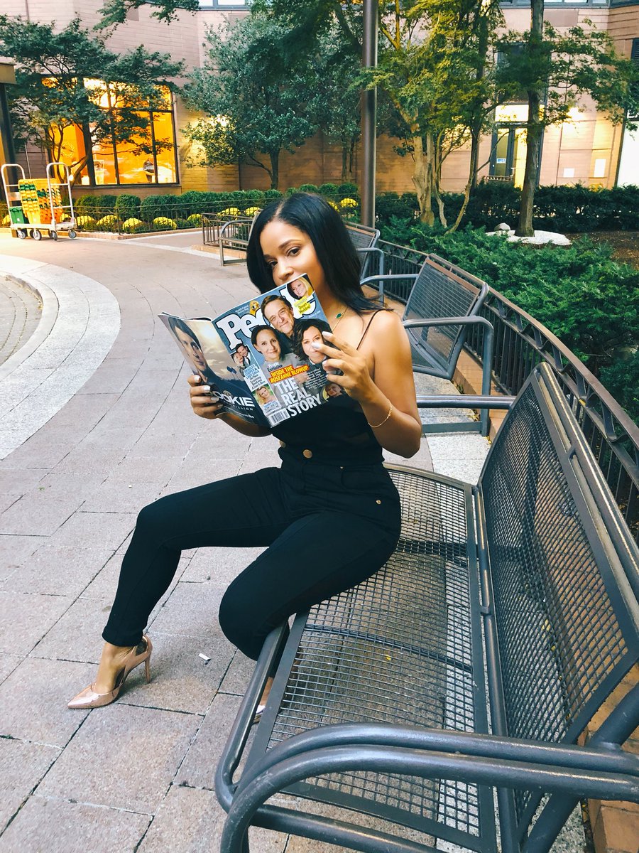 MashondaLoyal's tweet photo. Pick up the latest issue of @people for an exclusive interview about @theblendbook https://t.co/CgqlDwUIup