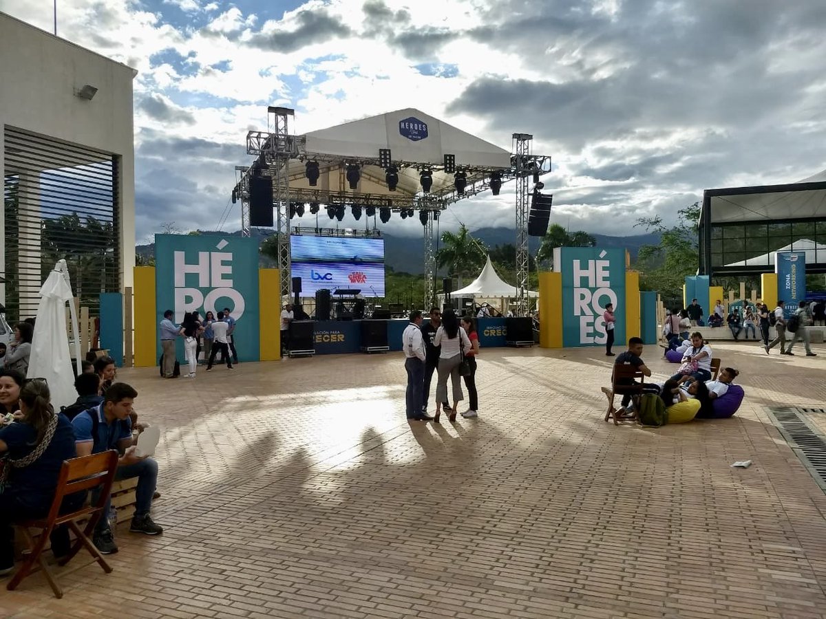 Incontactos's tweet photo. Orgullos de ser parte de #heroesfest2018 el festival de emprendimiento e innovación más grande del país. Gracias a sus organizadores @camaracali @heroesfest por confiar en nuestro servicio y permitirnos generar #relacionesinteligentes
.
.
#incontacto #eventos #registro https://t.co/10s3ueI6Dm