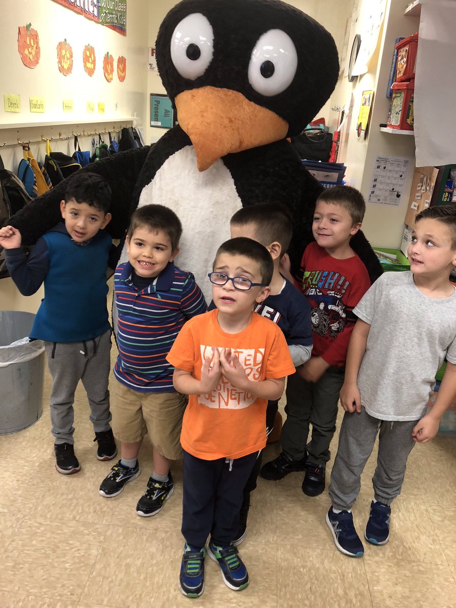 We loved meeting JiJi!! #MineolaProud #MeadowDrmineola
