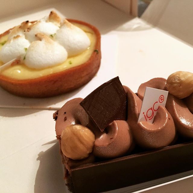 Petite folie @lesbellesenvies ce soir ! 
#lmp #lesbellesenvies #finger #citron #meringue #myheroacademia #season3 #adn #pastry #paris #foodporn ift.tt/2pNn3BG