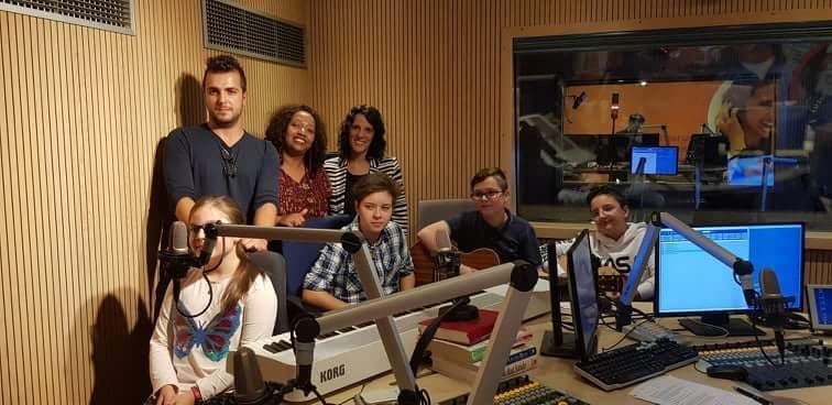 LusoAcademy's tweet photo. A #LusoAcademy estará na #RadioLatina esta sexta feira (12 de Outubro) a partir das 15h.

Os nossos alunos compositores e professores tocarão as músicas do nosso CD. https://t.co/QxlmB9TdFy