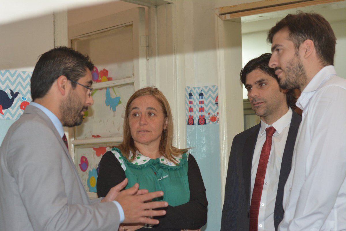 GiesenowMartin's tweet photo. 📌En el Jardín Maternal #DienteDeLeche, se aplicaron dosis contra el sarampión y la rubeóla.🤱
💁♀️🙋♂️ Nos visitó el Vice Ministro de Salud, Dr. Diego Cardozo junto al equipo de inmunizaciones del Hospital San Roque.
#CVJuniors https://t.co/1iczcfqSbp