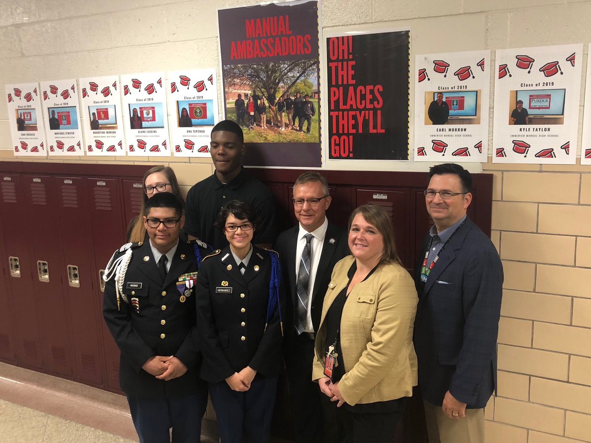 K12Leader's tweet photo. @ManualHighIndy #leaders hosted @jsraatz sharing their #success #journey to becoming one of the highest performing high schools in Indy! Ss #Leaders were amazing! @NobleEduInit @CSUSAhq #neibigpotential https://t.co/orQjqiB46k