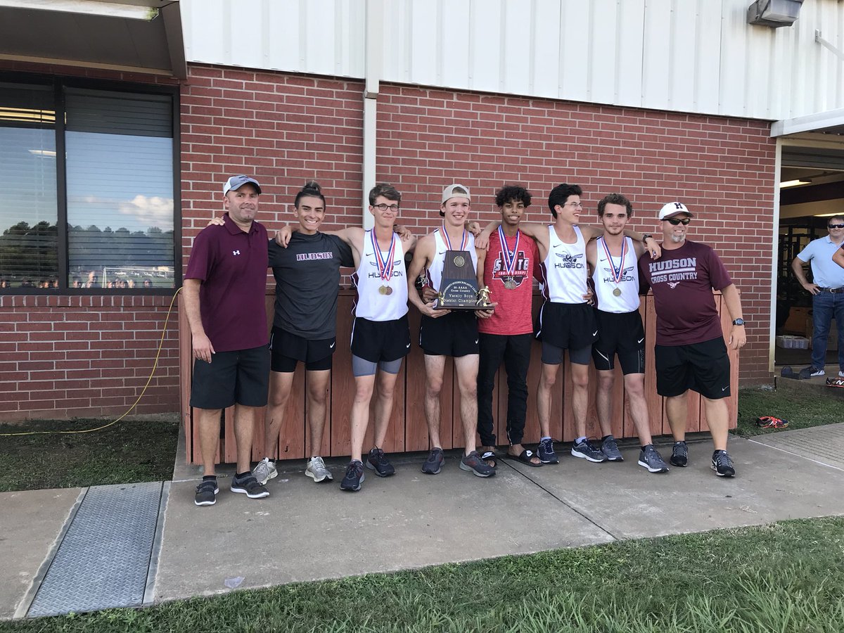 HudsonISD_HS's tweet photo. Boys and Girls Cross Country DISTRICT CHAMPIONS!!!! #buzzhhs #hornetpride https://t.co/9nFks5BWVf