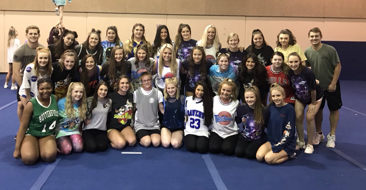 PointerCheer's tweet image. We 💚 Homecoming Week! #VbHoco2018 #VBHSCheer