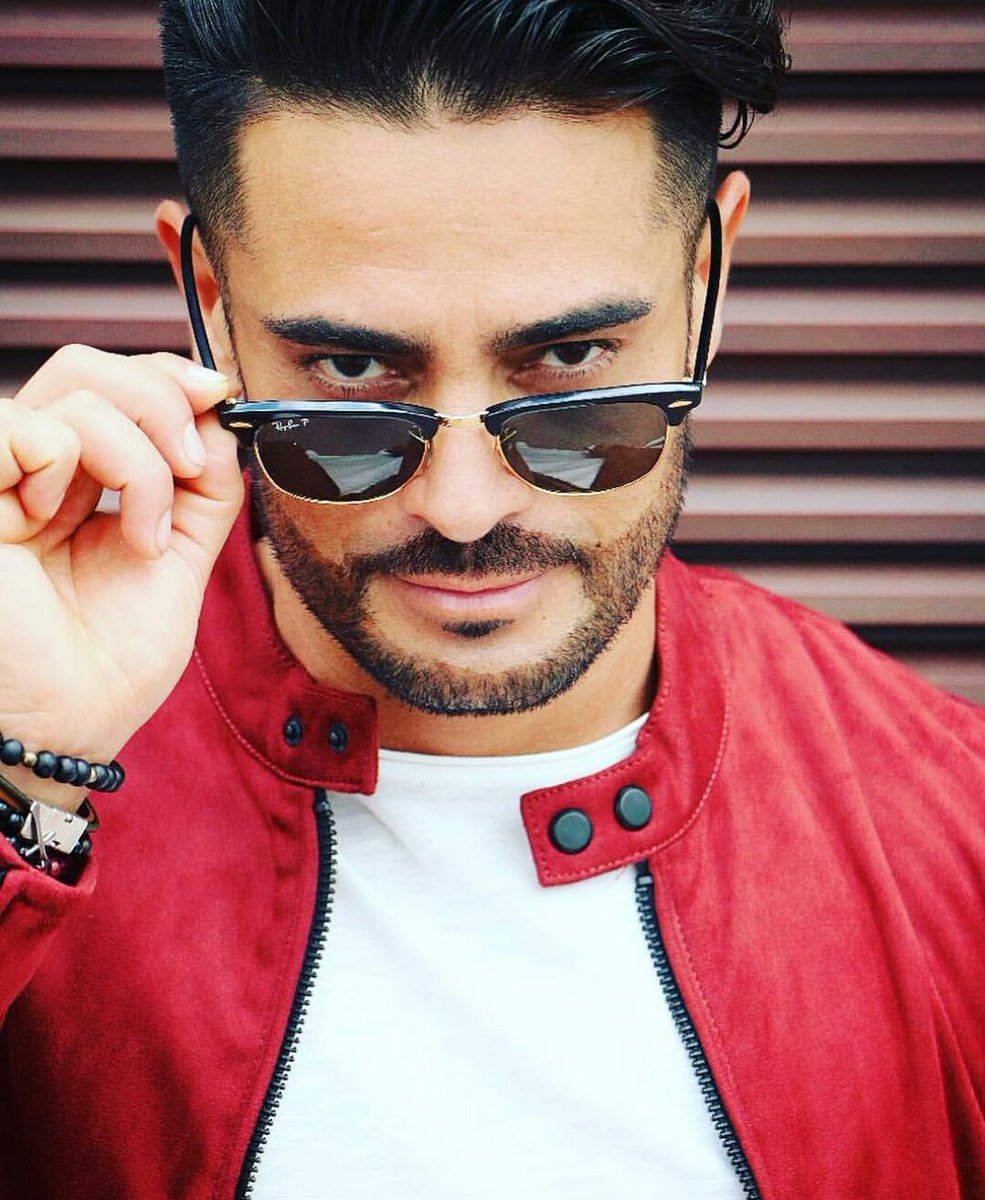 Chikos_Guapos's tweet photo. Porque esa mirada derrite a más de un@... #Sexy #Hot #Boy #Papacito #Bizcocho #Papi #Shulo La perfección mexicana @ricardofrancoof 😍😍 https://t.co/pQiub8OaDM