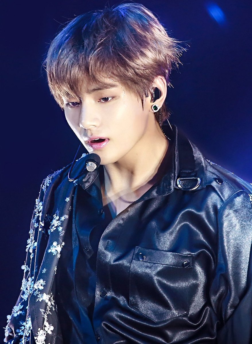 Do y’all think Taehyung actually deserves to be the most handsome face