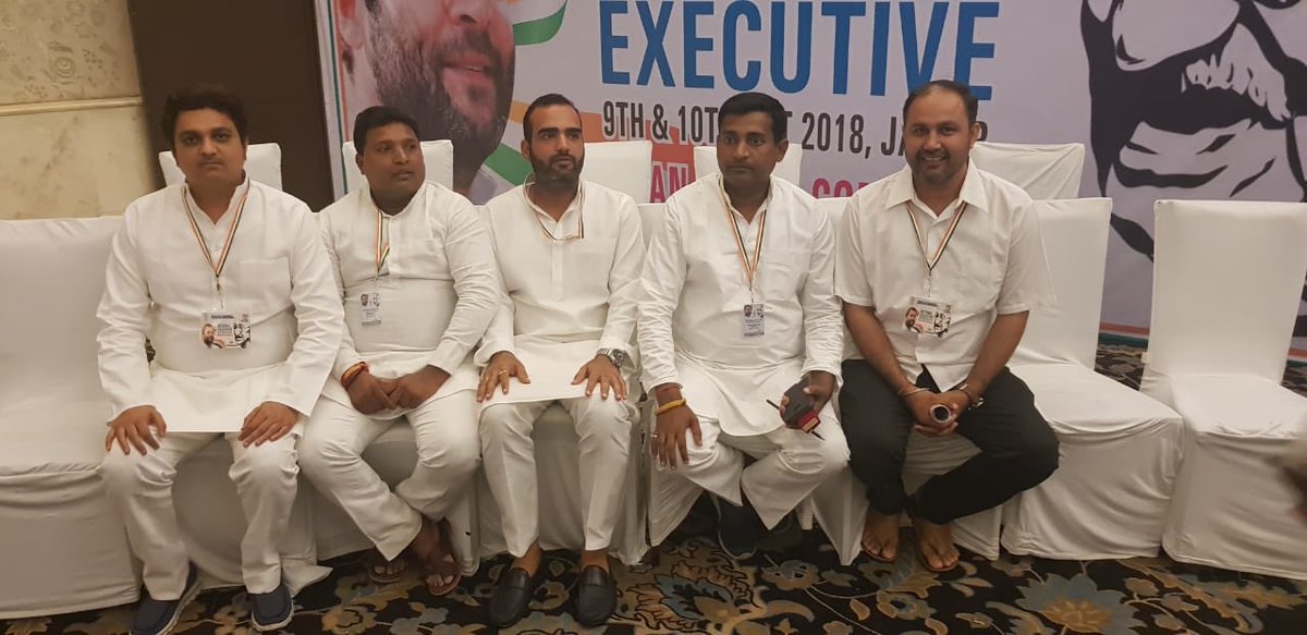 TarunTewatia14's tweet photo. आज @IYC की राष्ट्रीय कार्यकारिणी की बैठक में #Specialinvitee के रूप में भाग लिया। भारतीय युवा कांग्रेस द्वारा कांग्रेस पार्टी व समाज के लिए अच्छा कार्य किए जाने पर मुझे “ जन सेवक “ का दर्जा दिया गया हे। धन्यवाद @Allavaru @keshavyadaviyc @srinivasiyc जी https://t.co/LyP2ZPfvRg