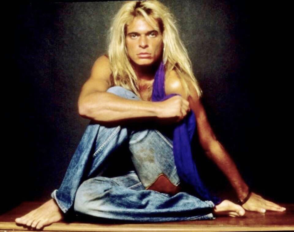 October 10, 1954
Happy Birthday David Lee Roth!! 