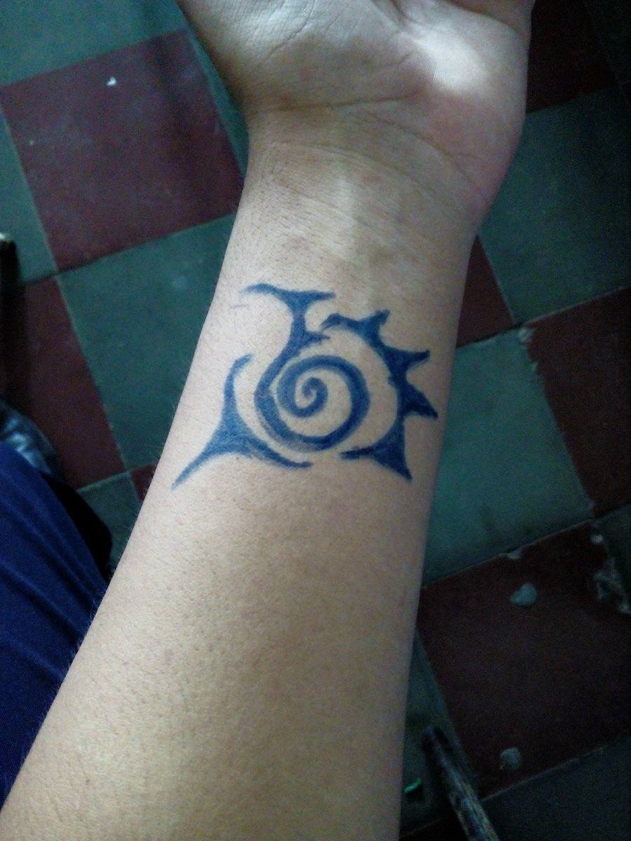 Me lo hice en la escuela😂 El que sepa de quien es ese símbolo se llevara estas galletas gratis🍪