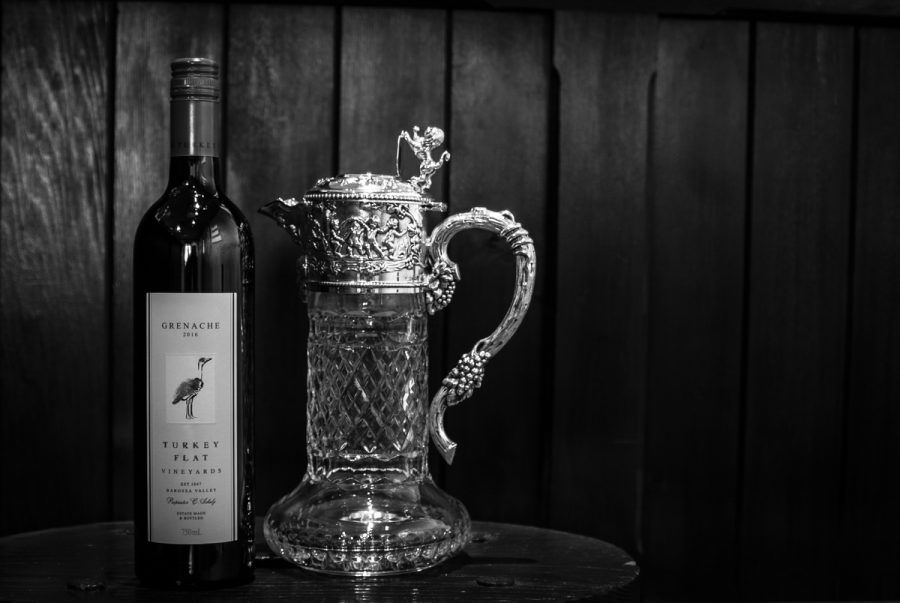 #ThreeOfAKind Here are three wine trophies, and a brief story of the person behind each one. @therealrvw Cc <a href="/TurkeyFlat/">Turkey Flat</a> <a href="/plwines/">Peter Lehmann Wines</a> <a href="/rieslingfreak1/">John Hughes</a> buff.ly/2yvkU1h