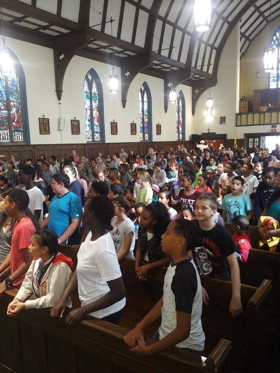 stjthunder's tweet photo. It was such a pleasure to celebrate Mass as a Catholic School Community today! So great to have all 420 of our grade 1- 8 students together with the staff and Fr. Cruz. #fillthechurch @WCDSBNewswire @WCDSBFaith https://t.co/fDrpEKxMhF