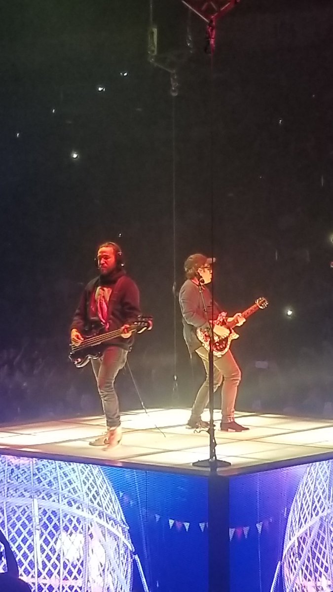 AshleyMiReed's tweet image. Fall Out Boy concert in New Orleans. ❤