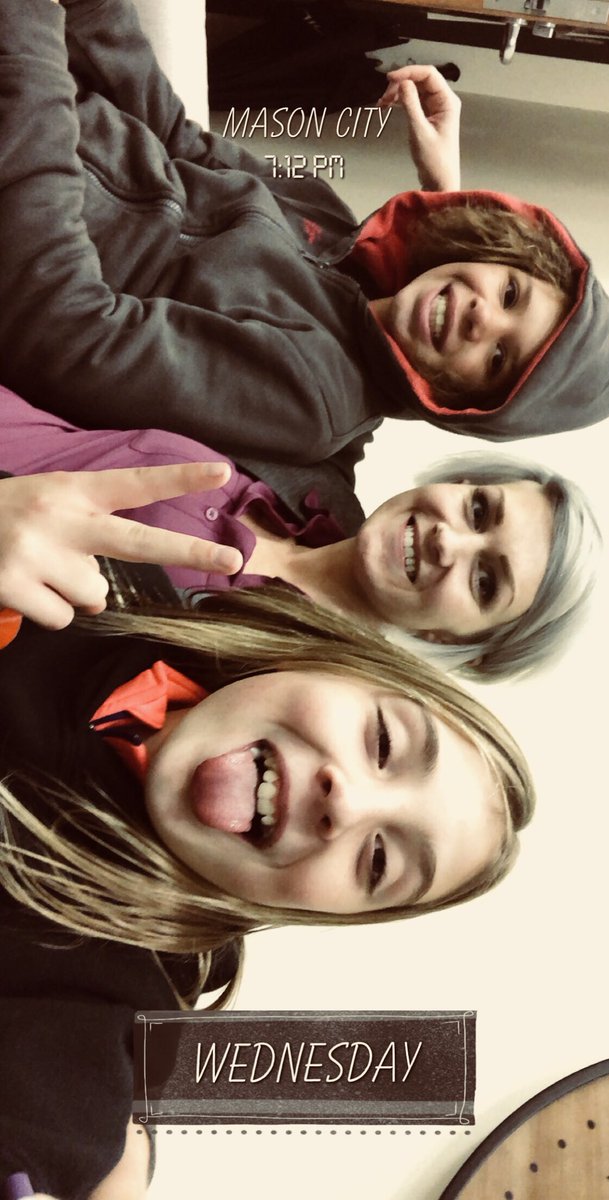brittnimolstead's tweet photo. When Ss knock on your office window at 7pm. #wehangout #lovemyjob #solucky @Lincoln_MCCSD @MasonCityCSD https://t.co/OlsRpxyNUv