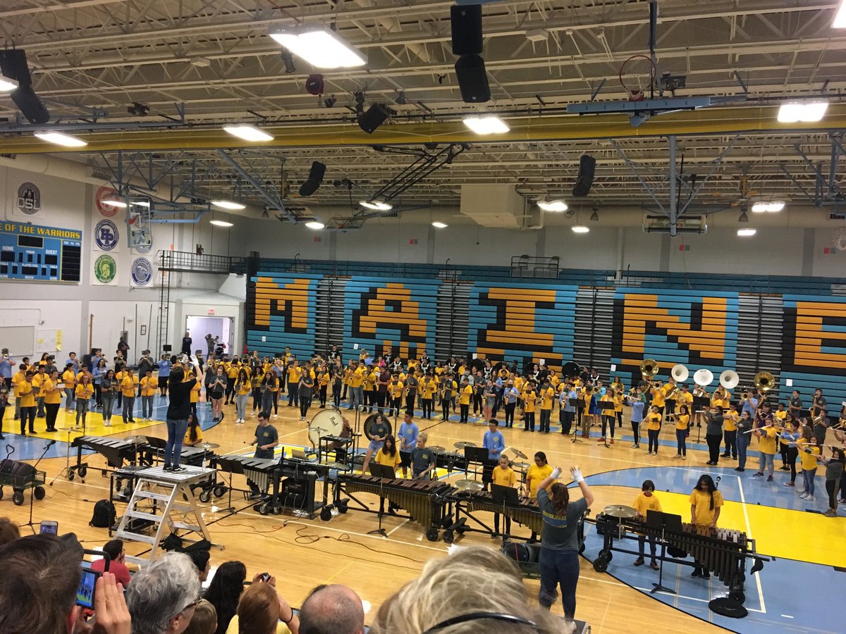 SandraLaPointe9's tweet photo. Maine & D62 bands collaborate!! ❤️ my district and kiddos school is one in the same! Work and play together #207learns #62 #mwband https://t.co/GutGEaUxwF