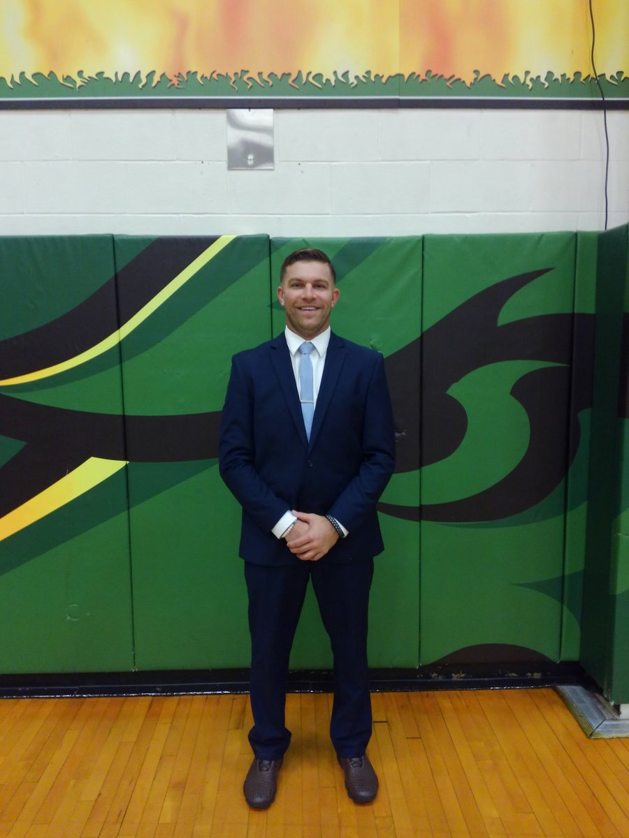 JRepay4307's tweet photo. New year, new town, new school, new team... Same drive! Can't wait until Monday man. I'm like a kid anticipating Christmas morning. Seriously the greatest time of the year! @TiffinUHoops #TUHoops #TUDragons #TU #Dragons https://t.co/8UuQZNp5fk