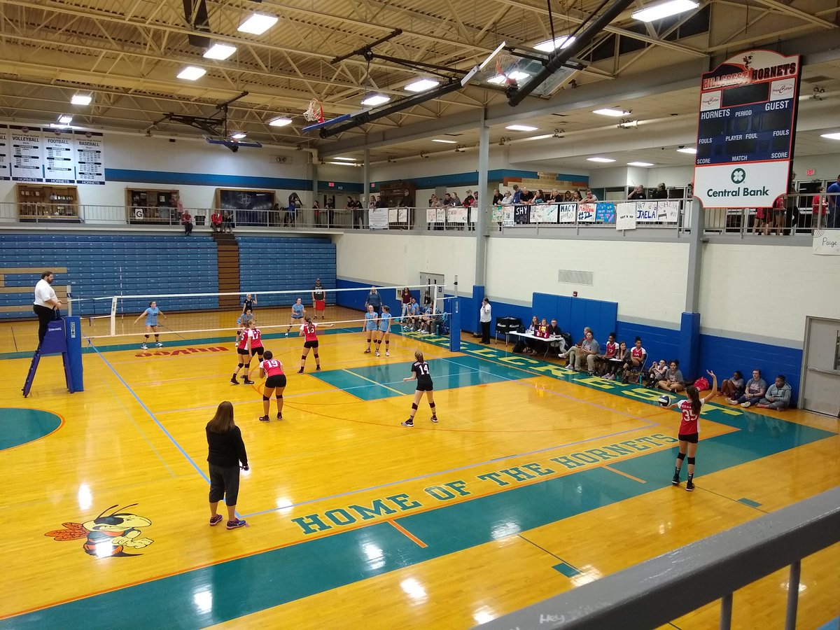 What a battle between <a href="/PViewSPS/">Pleasant View School</a> and <a href="/ReedAcademy1/">Reed Academy</a> tonight @LearnOnTheHill at the <a href="/officialSPS/">Springfield Public Schools</a> 8th Grade Volleyball Tournament. Excited to see many of these these girls join forces with <a href="/Hillcrest_Vball/">Hillcrest Volleyball</a> next season!  #WeAreREED #PVK8🏐
