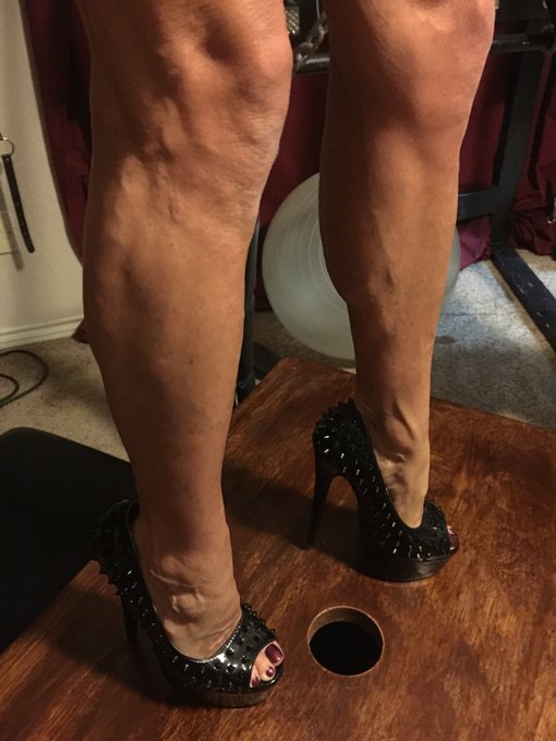 My new ball crushing table My servant @maxxbtm just made Me! I&rsquo;m ready to destroy some balls!#cbt #MuscleDomme<a class="tags" target="_blank" title="On Twitter" href="/?out=eyJ0eXAiOiJKV1QiLCJhbGciOiJIUzUxMiJ9.eyJpYXQiOjE3MjE5MTc3NzgsImlzcyI6InR3cG9ybnN0YXJzLmNvbSIsIm5iZiI6MTcyMTkxNzc3OCwiZXhwIjoxNzUzNDUzNzc4LCJyZWRpcmVjdF91cmwiOiJodHRwczovL3R3aXR0ZXIuY29tL21heHhidG0ifQ.4ZGstEXfVR_fBT43DesUPWkS-Gr7mri74pFs8Sx20Rqd6PMLeln5_3Vh3olIktOIcUpcjOb7wG1m4s52GLYb1A">@maxxbtm</a><a href="/tag/cbt"class="tags"><span>#cbt</span></a><a href="/tag/muscledomme"class="tags"><span>#muscledomme</span></a>