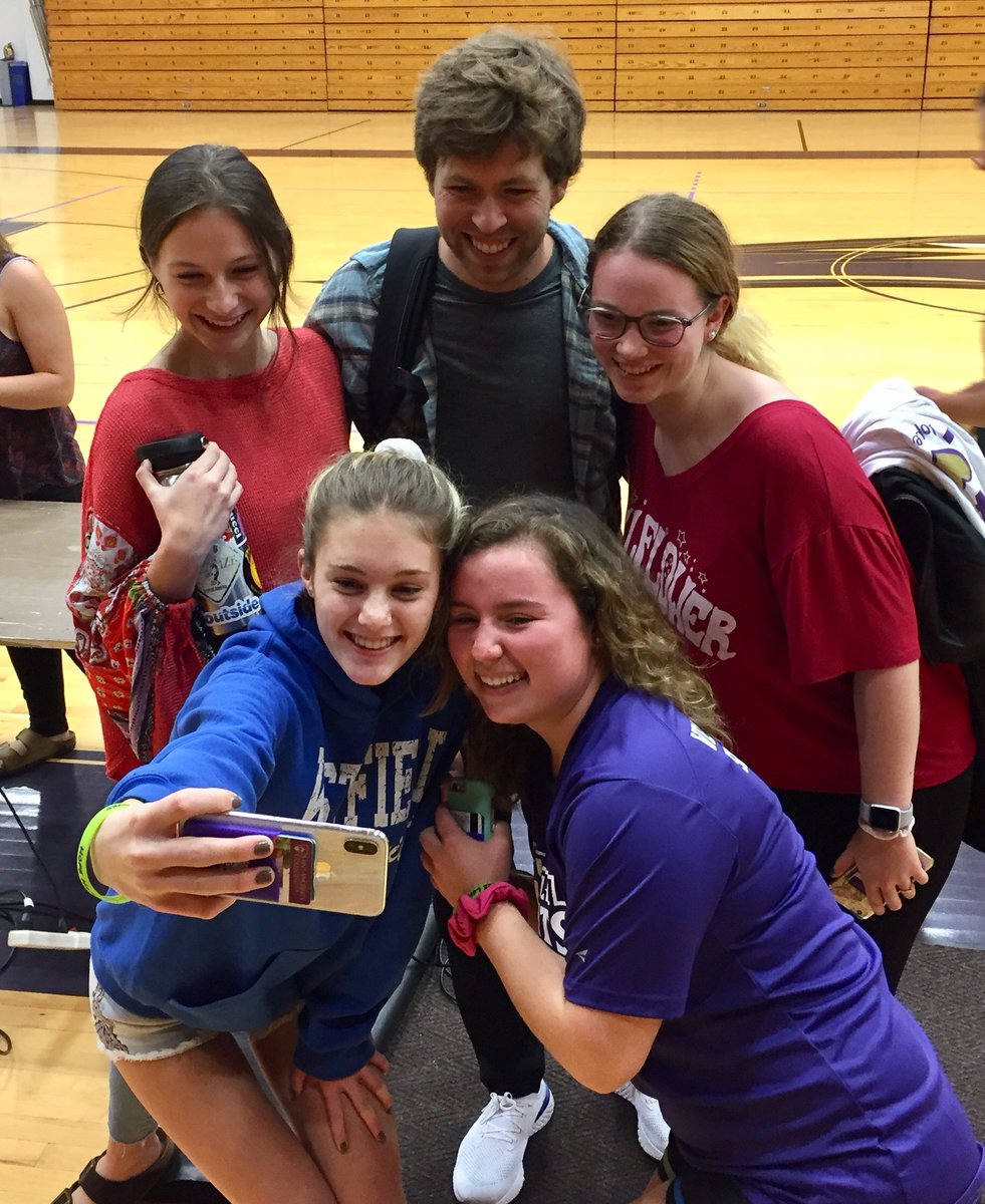 SaintMikesAD's tweet photo. Thank you @KevinPearce for sharing your story and message @saintmichaels tonight, and thanks to SMC @h3_foundation for making it all possible. Great event! #NoANTS #LoveYourBrain #YouAreLoved #SMCPKs https://t.co/cEojVEYs4K