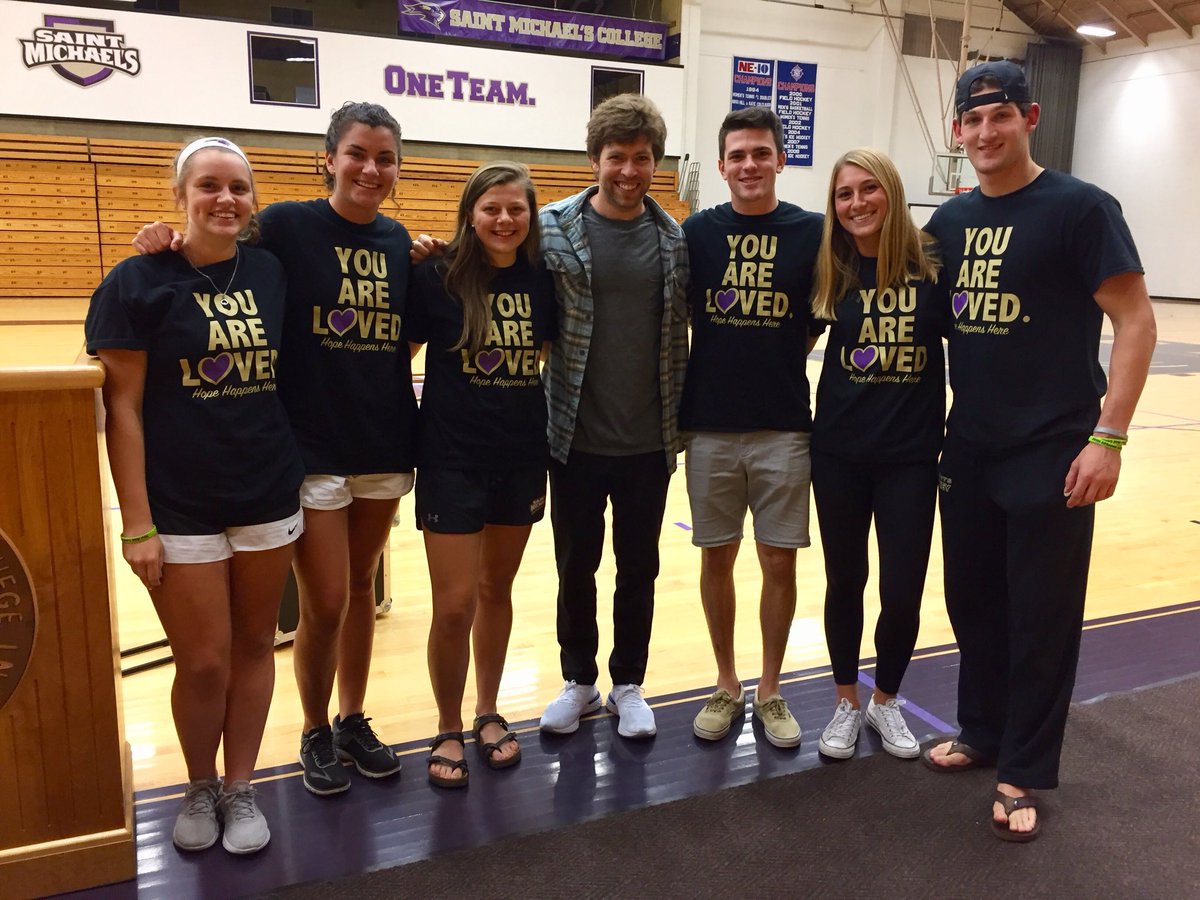 SaintMikesAD's tweet photo. Thank you @KevinPearce for sharing your story and message @saintmichaels tonight, and thanks to SMC @h3_foundation for making it all possible. Great event! #NoANTS #LoveYourBrain #YouAreLoved #SMCPKs https://t.co/cEojVEYs4K
