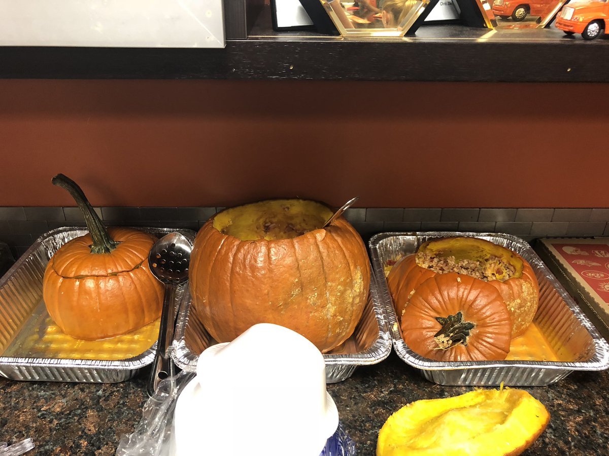 roccisano_nancy's tweet image. #latenightsamepage #feedingthepeeps #lovefreight #shelfavailability @nearhoofm @cochran_marc @nyyroro @islandkemper @sailorstefftw @C4_DYNAMITE