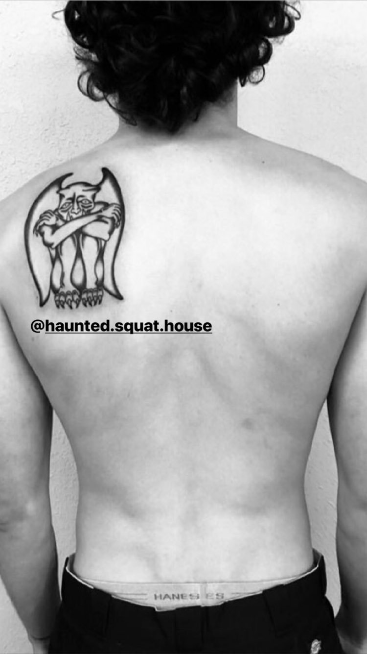 The Neighbourhood Brasil ® on X: O Brandon acabou de tatuar o símbolo da  banda no braço!!!  / X