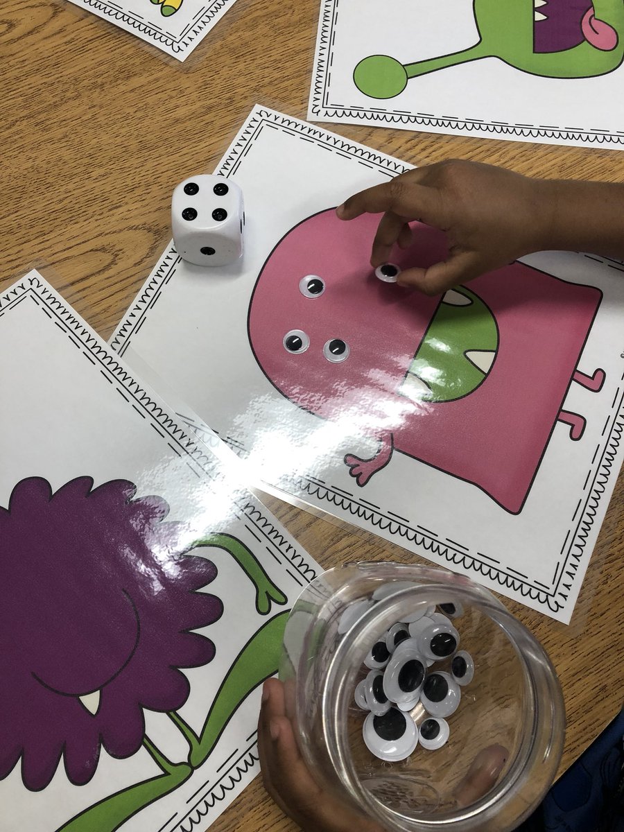 WillVerm101's tweet image. Roll the dice to see how many eyes the monster needs! #kindergarten #countingfun