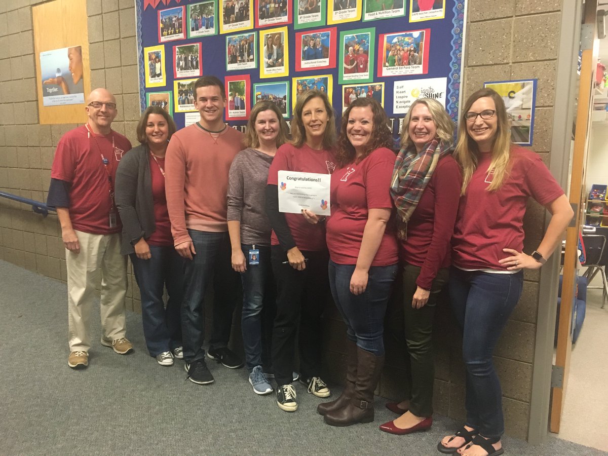 carriesparks's tweet photo. 20% of the teachers at Bamber Valley Elementary in Rochester Public Schools have already voted. Have you? Way to go Beavers! #Red4Ed #OneMinnesota https://t.co/2ML4f55Nql