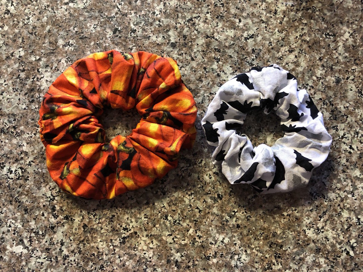 kuromiscastle's tweet photo. made some scrunchies☺️ many more to come💕 lmk if you want any! https://t.co/5FJiHPCbfq