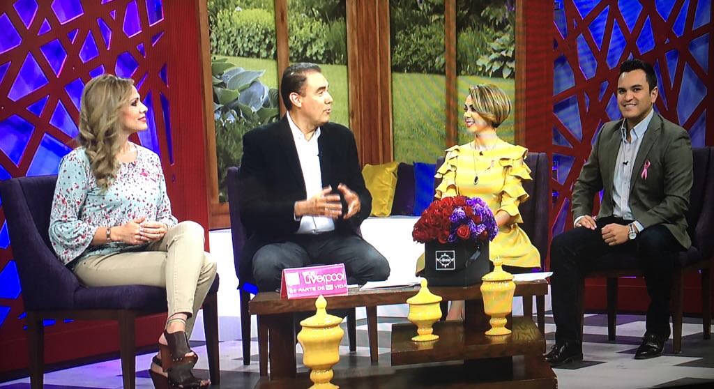 DanielHidalgo11's tweet photo. Un gusto estar esta mañana en #ElMejorDía y celebrar la creación de nuevos contenidos, imagen y espacios en favor de los seguidores de #Telemax. ¡Mucho éxito, @marthahtelemax, @Ale_leona y Vicente Ruiz! https://t.co/8ZJmdmJY94