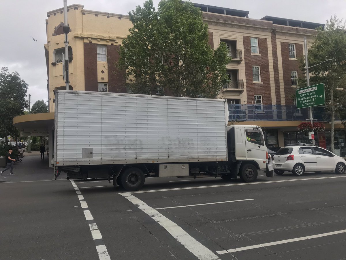 DeliveryQuoteAU's tweet image. Deliveries every minute in Sydney! #deliveryquotecompare Sign up today on deliveryquotecompare.com.au #Sydney #transport #deliveries