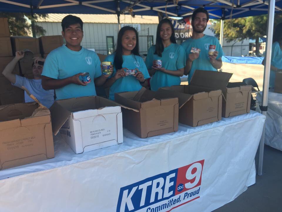 HonorNac's tweet photo. Today we helped KTRE with can goods brought by people attending the Pineywoods Fair!! https://t.co/jjAq7VdPcD