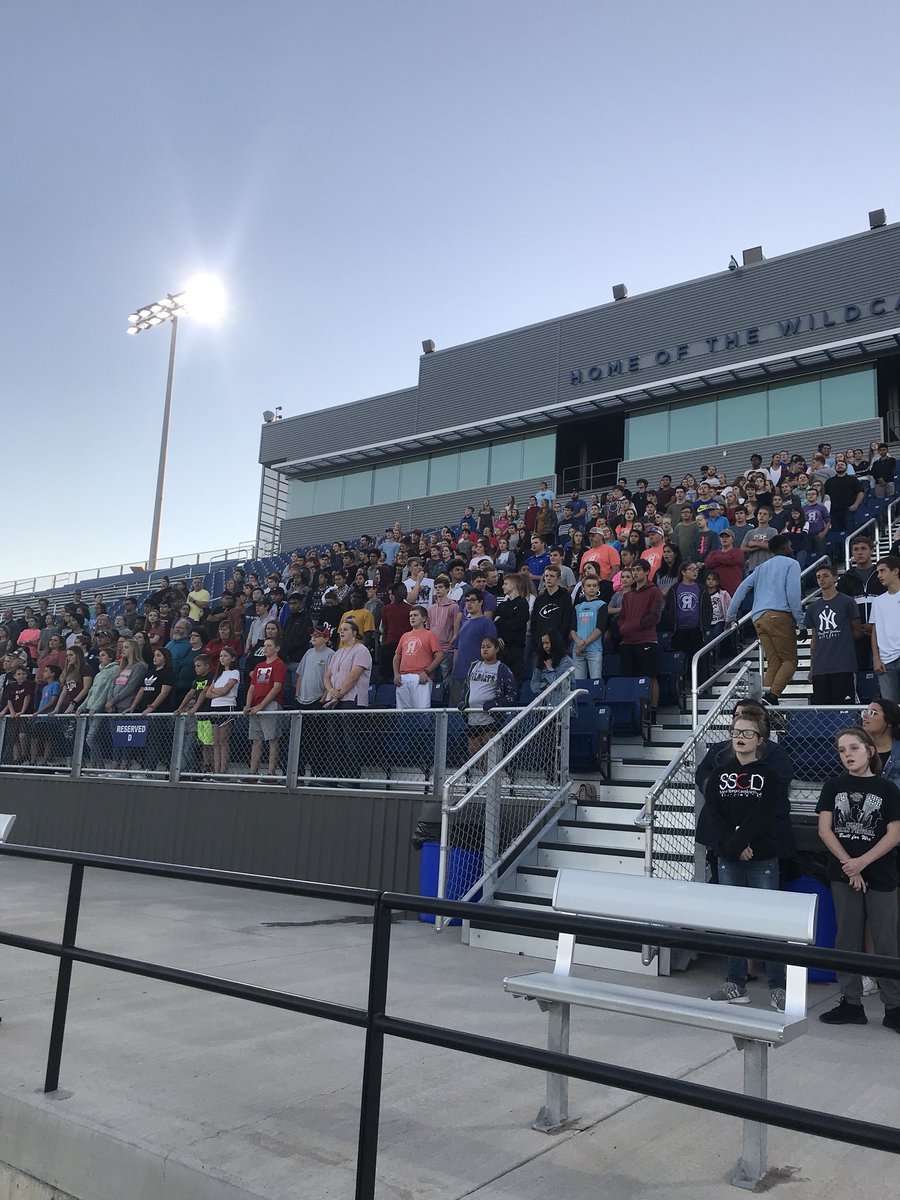 CoachMikeMeador's tweet photo. Grateful for the powerful message tonight from Coach Jason Burton A&amp;M Commerce. God is good! #FieldsofFaith @CoachJBurton https://t.co/5mGNjIehWB