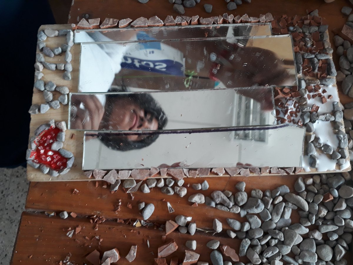 RoaParedesNidi1's tweet photo. #Arte #ESALasPalmas #DiseñoArtesanal #mosaiquismo #sublimación #transferenciadeimágenes #diseñotextil #tejidocrochet #amigorumis #dejandoHuellas https://t.co/mxqptFHasK