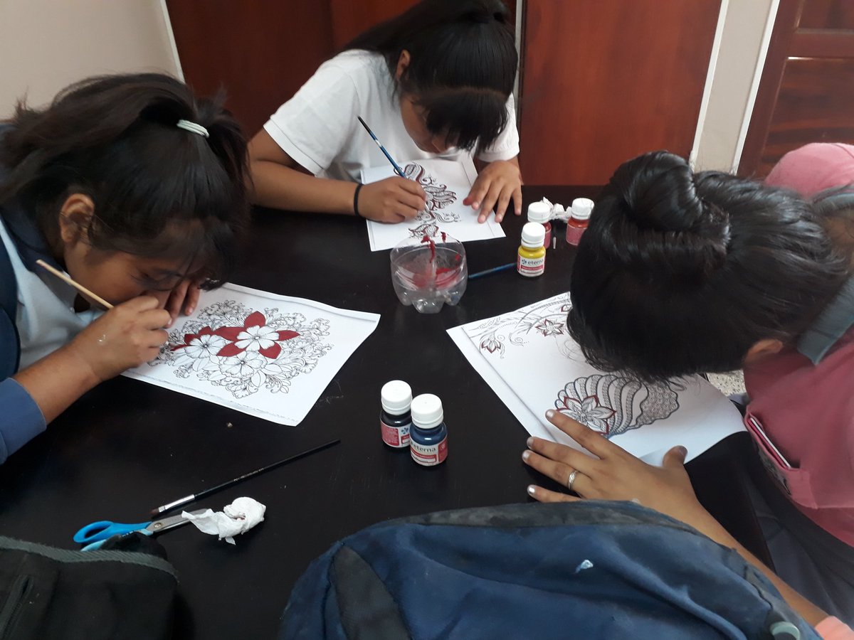 RoaParedesNidi1's tweet photo. #Arte #ESALasPalmas #DiseñoArtesanal #mosaiquismo #sublimación #transferenciadeimágenes #diseñotextil #tejidocrochet #amigorumis #dejandoHuellas https://t.co/mxqptFHasK