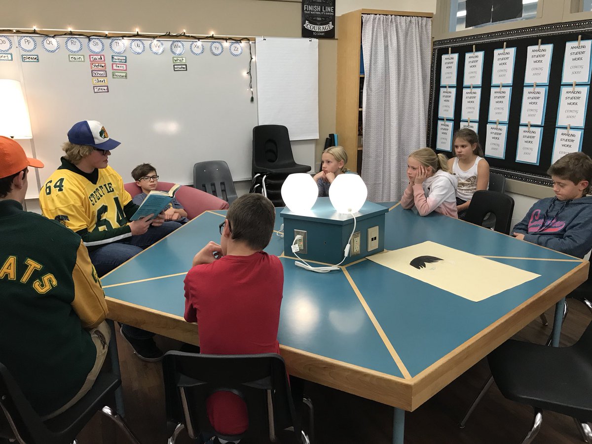 missrostesclass's tweet photo. @WmEHay sports teams reading to the grade fives! What fun to have that interaction with the “high school kids” #csd71challengeaccepted #csd71 #stettlerelementary https://t.co/ee87LHLjuh