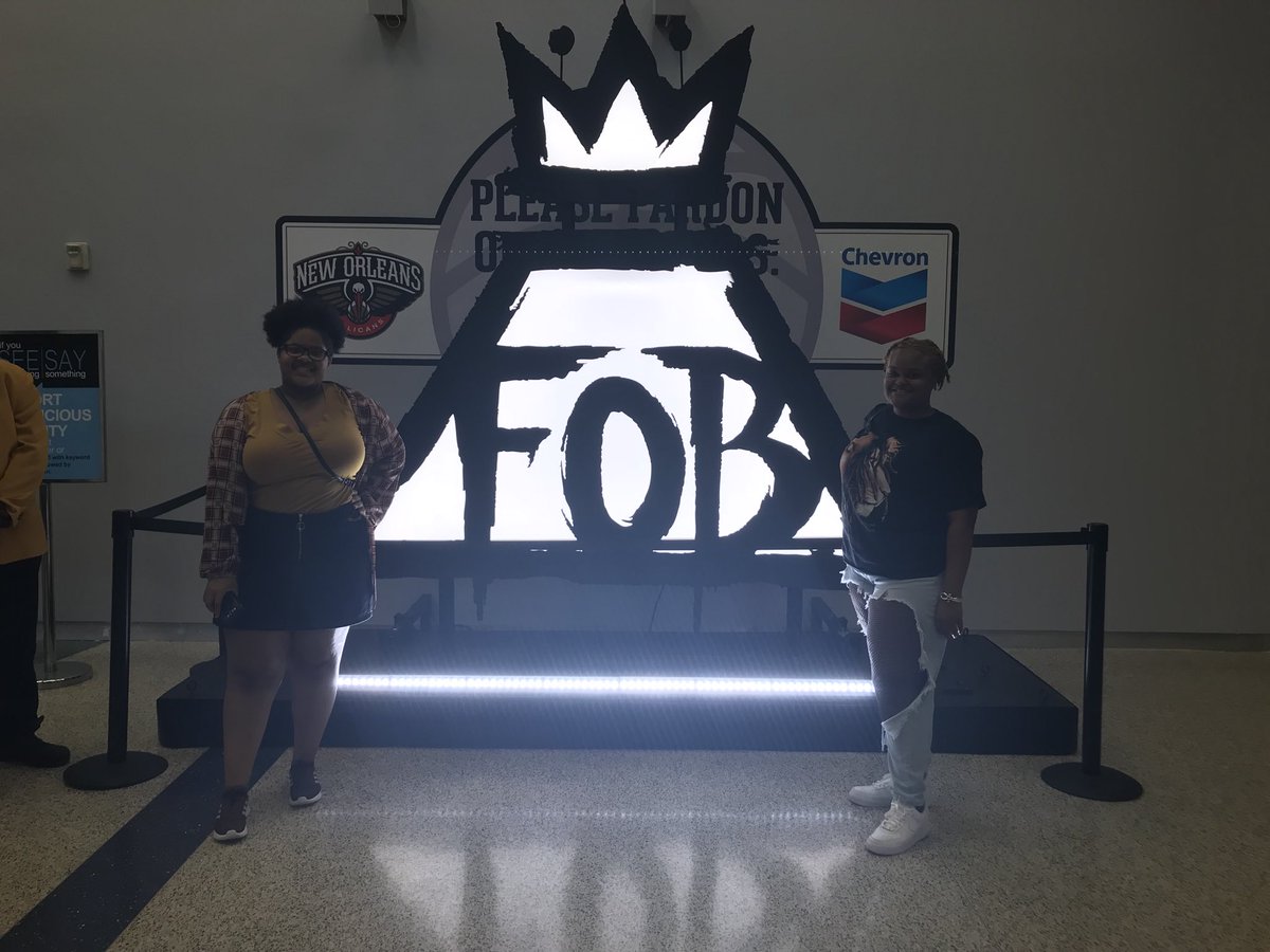 ariadee_d33jay's tweet image. Just came from @falloutboy #MANIA tour opening for them @AZStateChamp and @machinegunkelly like I literally had the best birthday ever and I enjoyed it with my bestie @nixki2602 💜💜💜💜