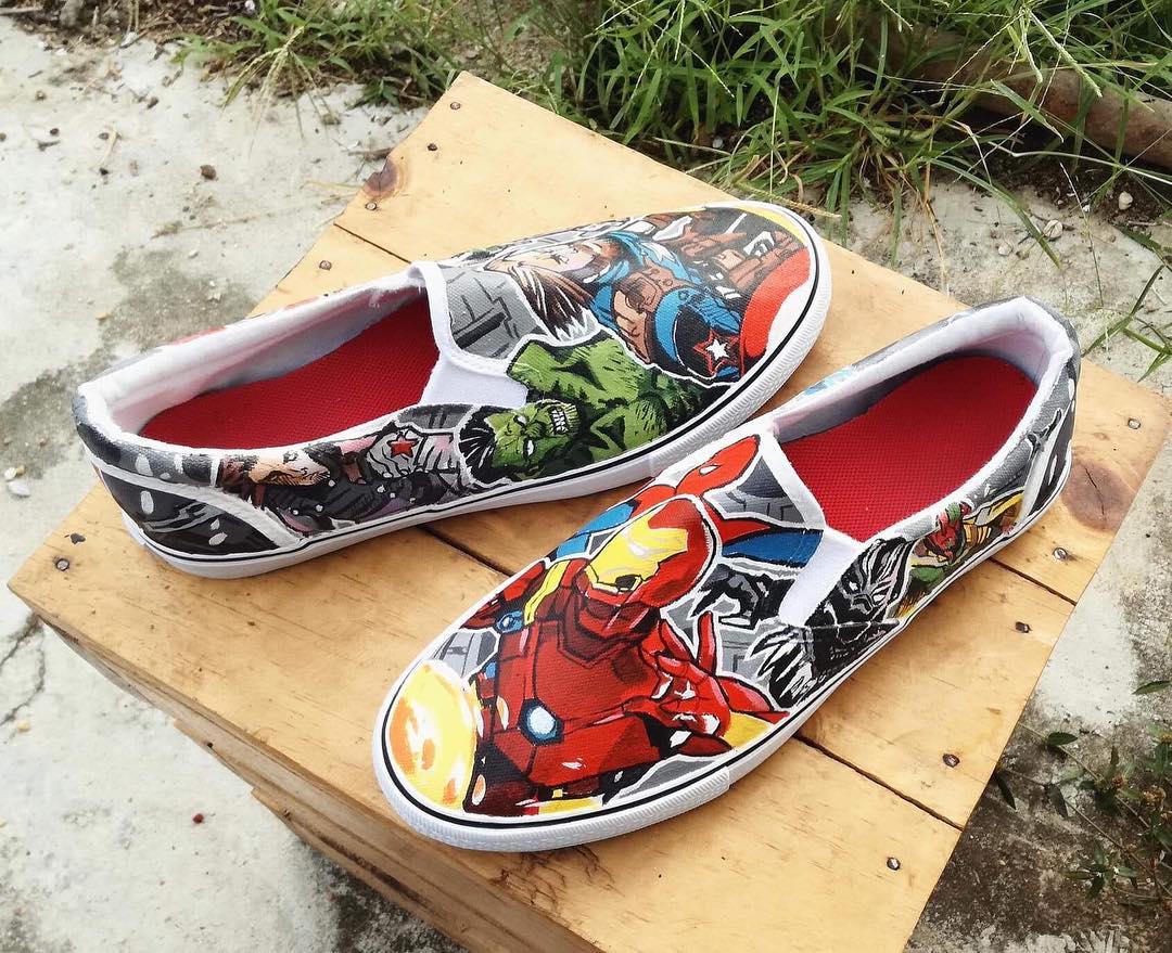 aslah92's tweet photo. Orang tak kenal sgt aku so orang tak nampak sgt art yg aku buat. Aku tak dapat banyak tapi cukuplah buat sara diri dgn bini. Hidup freelance ni bila ada client ada la income masuk. Kalau ada yg berminat nak custom kasut DM lah yer.

Mohon RT utk rezeki sy bawa wife honeymoon. TQ! https://t.co/JucldKeJbF