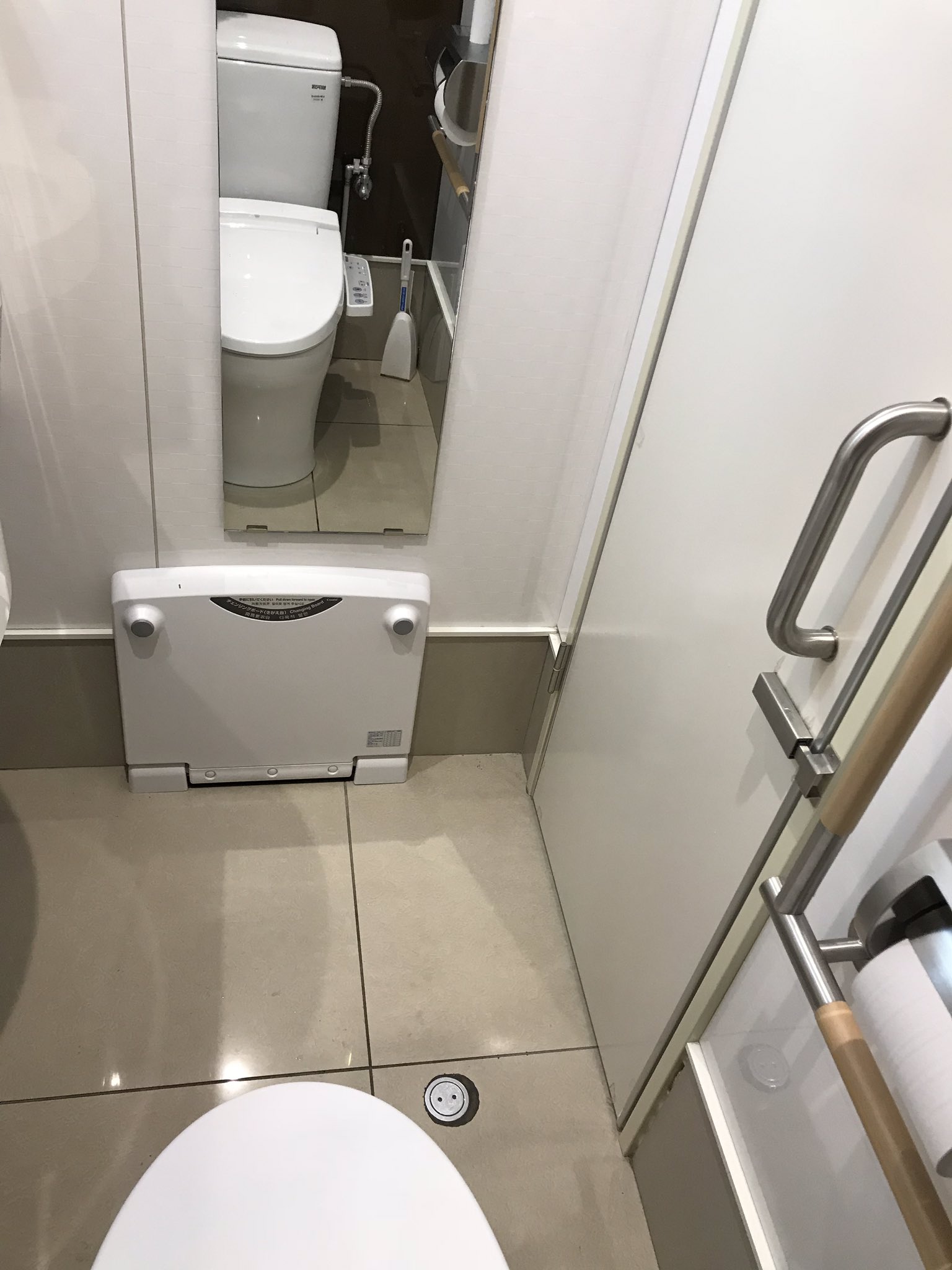 Mi Pyon 洋式便器の前に全身鏡の構図はやめていただきたい 目のやり場が コンビニのトイレ T Co Cswbe0tvrr Twitter Mi Pyon 洋式便器の前に全身鏡の構図はやめていただきたい 目のやり場が コンビニのトイレ T Co Cswbe0tvrr Twitter