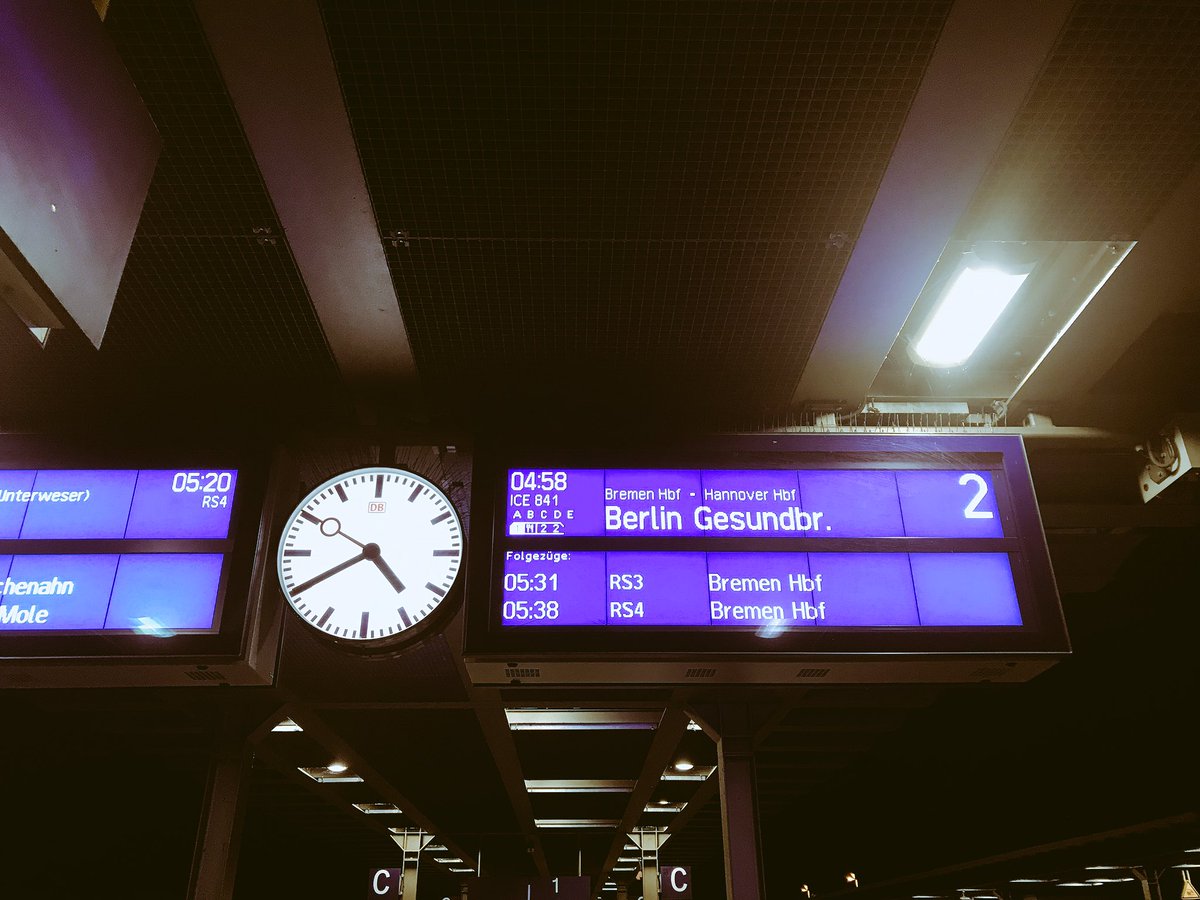 Pascalo_'s tweet photo. Auf zur #Fintropolis der @fiducia_gad
Nur der frühe Vogel 🦅 fliegt auch am Morgen.
Auf nach Berlin, my love ❤️❤️❤️
Wer ist alles vom #gbc da? #gbc17 #gbc16 #gbc15
#müde #früh #ICE #Berlin https://t.co/jXWSskYtgv