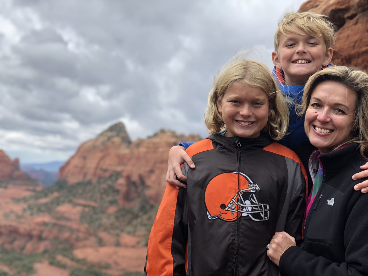 Lisa_Wags's tweet photo. We were #SchoolSkipping @RaiderMiddle. Learning is cool outside of school #OakCreekCanyon #GrandCanyon #Sedona #SunsetCraterVolcano #onceARaider #OutdoorEd #CamelbackMTN https://t.co/oYAERNlE4c