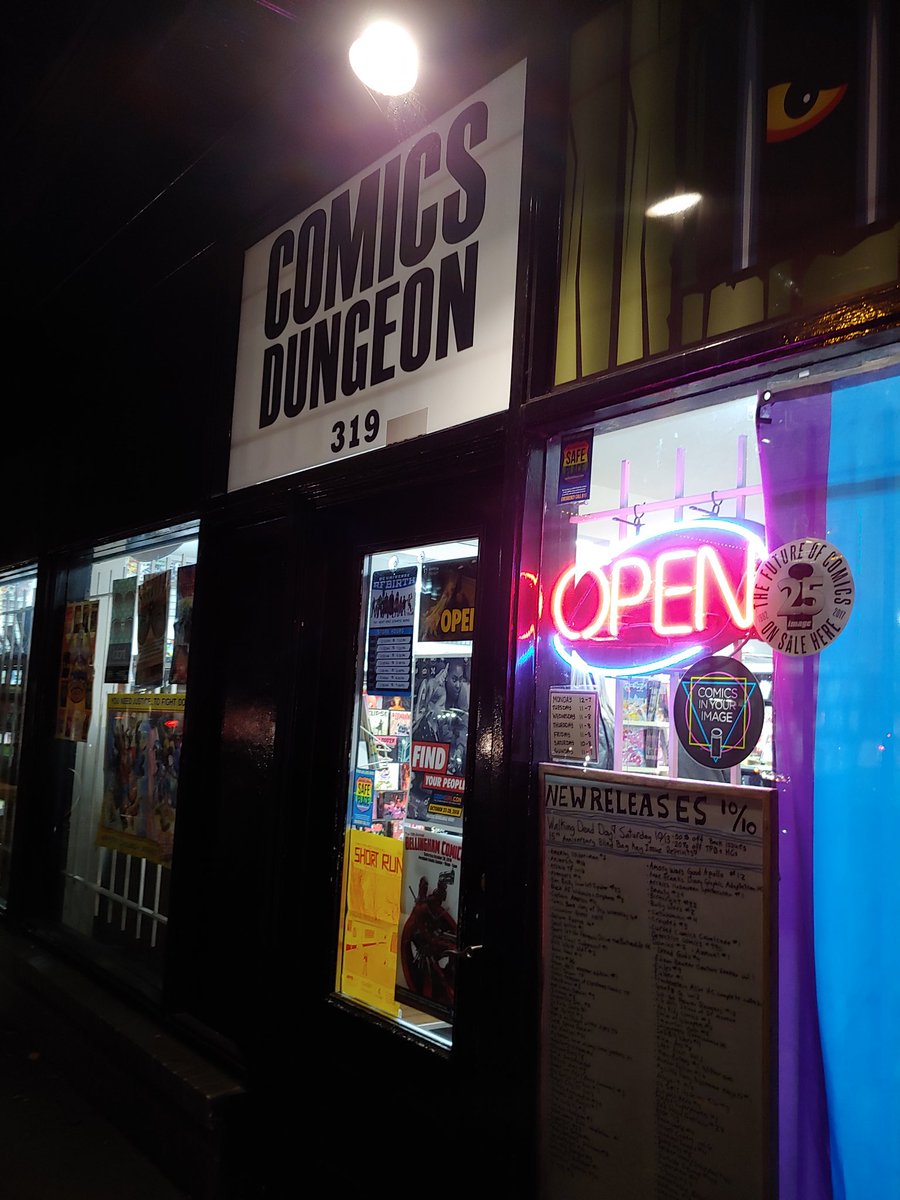 ComicsPRSS's tweet photo. Checking out a new shop in Seattle. @ComicsDungeon. Also, picked up the @emeraldcitycon passport! Such a cool idea. #ECCC #comics https://t.co/WhmAASqWMO