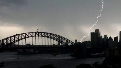 CFBBris's tweet photo. The ASX was hit by a monster wave from Wall Street overnight, sending the major banks and the big miners into a steep slide. 
https://t.co/3YoLfbMDSW https://t.co/IJNZZkeWVv