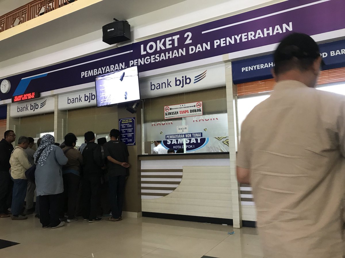 kodayz's tweet photo. Lama proses nya @SamsatDepok Nyerahin 2 berkas dalam 1 map harus balik lg ke pendaftaran padahal 1 ktp Make it simple please 😓 https://t.co/McpVUo26Cq