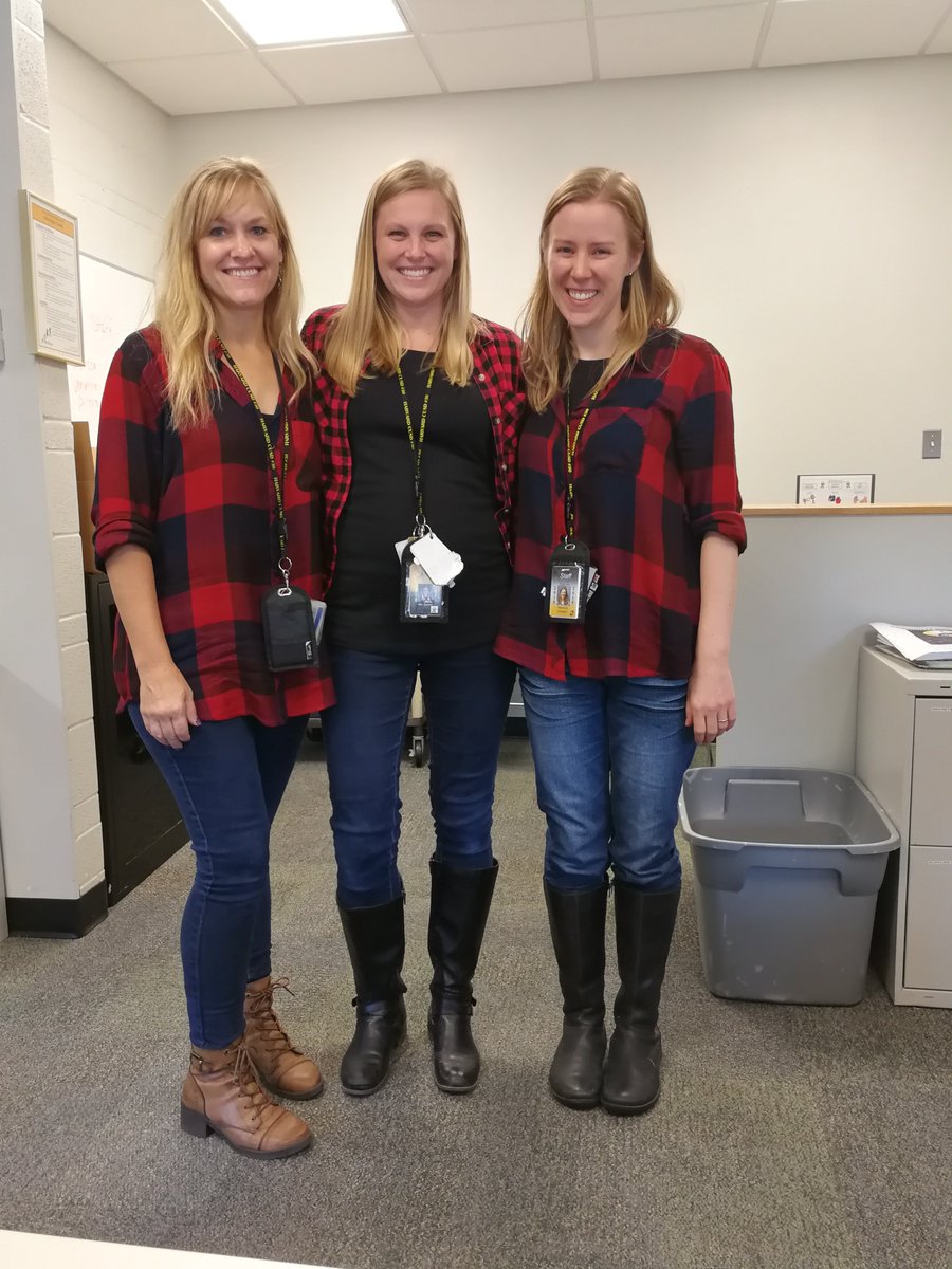TammyBasel's tweet photo. More twin or rather triplet fun at Washington today. Go Hornets! #cusd50 #twinday https://t.co/GaeYbogFcI