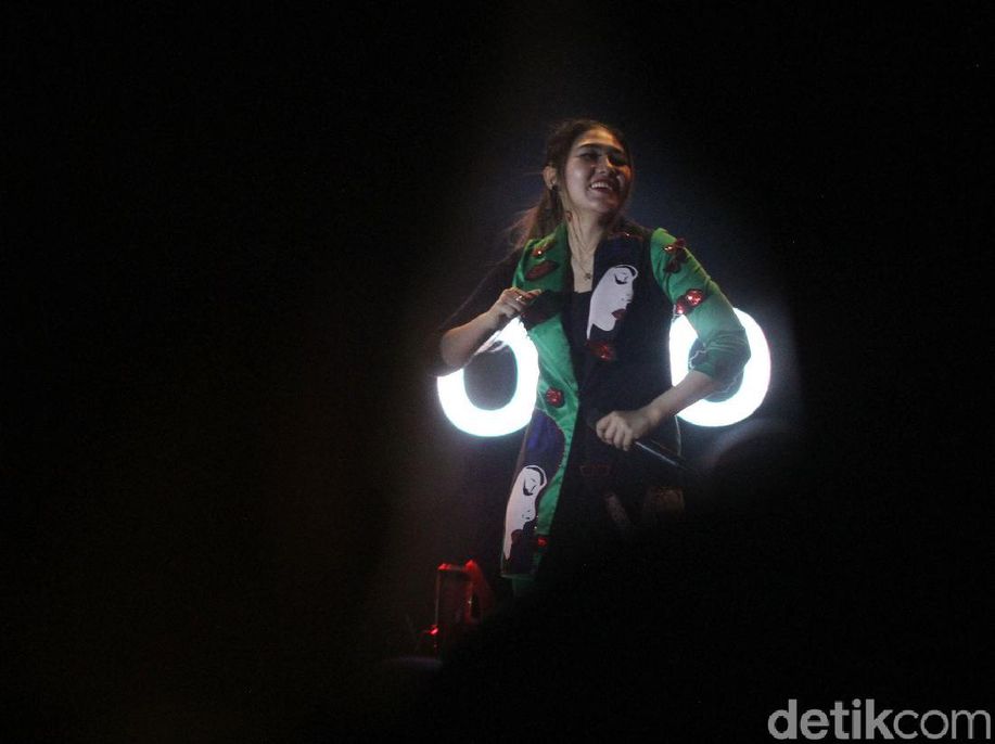 detikhot's tweet image. Via Vallen akan Kolaborasi dengan Boyband Korea, Siapa Tuh? detik.id/V5QFh1