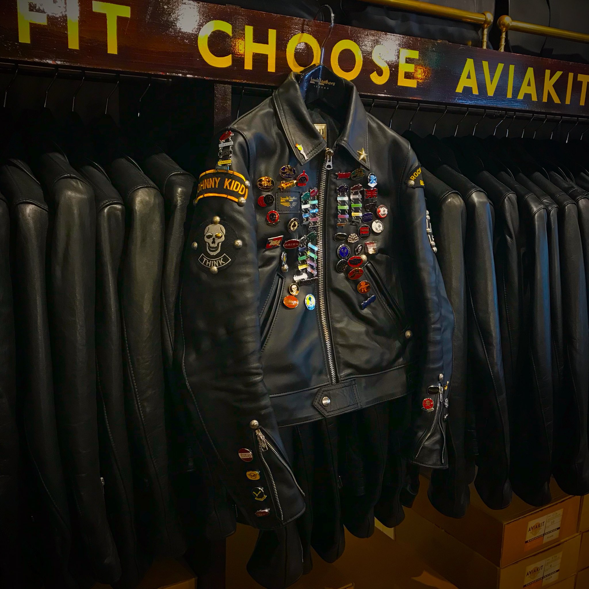 りゅういち　Louis Leathers キーホルダー ピンバッジセット りゅういち様専用 Louis Leathers キーホルダー ピンバッジ