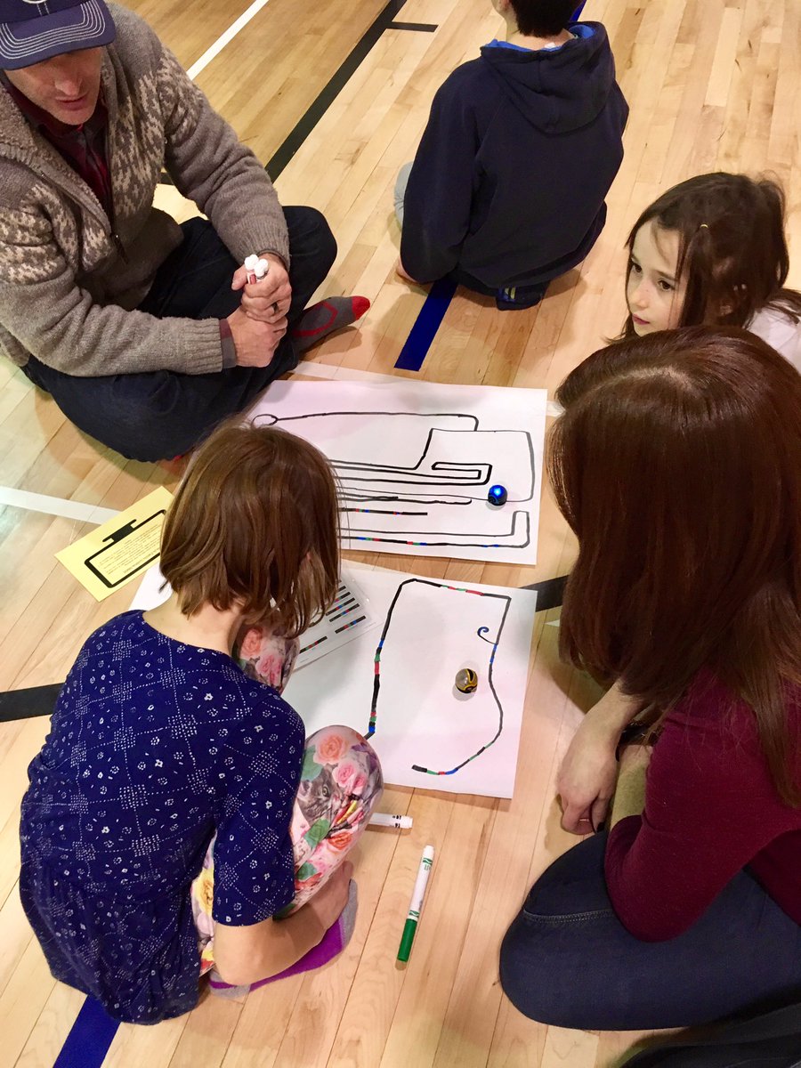 BrendaVanderme2's tweet photo. What a Great Family Tech Night!!!  So. Much. Fun. Thanks @SRudakoff @LeoNickerson @StAlbertPublic #FamilyTechNight #kidsteachingparents #parentsinawe https://t.co/J7FSbppucT