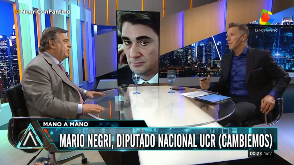 marioraulnegri's tweet photo. La gente no deberá pagar el cargo extra del gas. El Gobierno negociará con las empresas cómo paga la compensación. Pero es importante que el país no pierda inversiones en energía porque estamos saliendo del desabastecimiento que dejó el kirchnerismo. 
#AnimalesSueltos https://t.co/Qgh1znoFmu